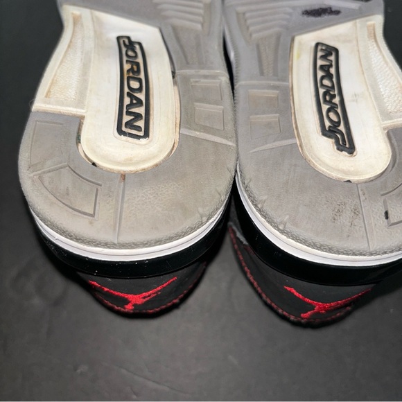 Jordan Nike Hi Top Basketball Sneakers Boys 4Y #602662-004 Black & Gray W/red - Picture 7 of 11